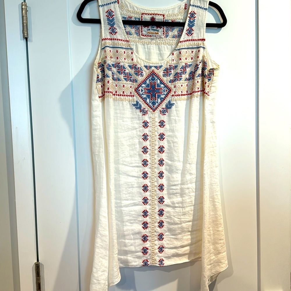 Johnny Was off- white embroidered tunic size small
